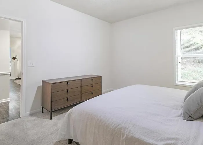 Landing - Modern With Amazing Amenities Winston-Salem