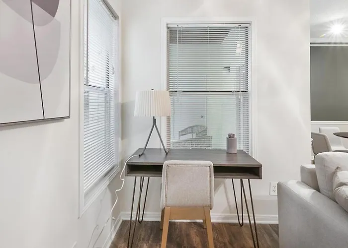 Landing - Modern With Amazing Amenities *