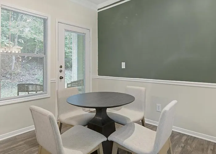 Landing - Modern With Amazing Amenities * Winston-Salem